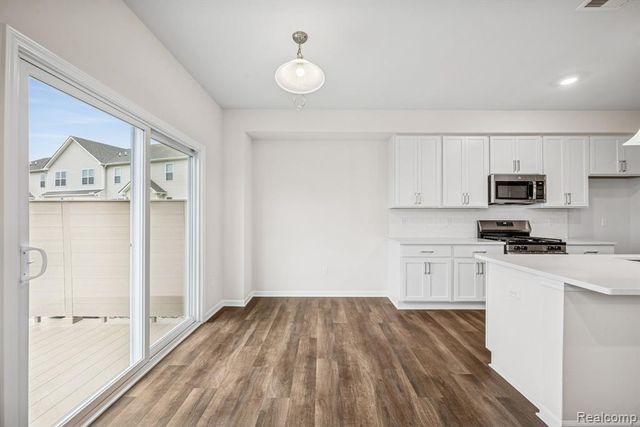 1905 Salt Springs Drive, Saline, MI 48176