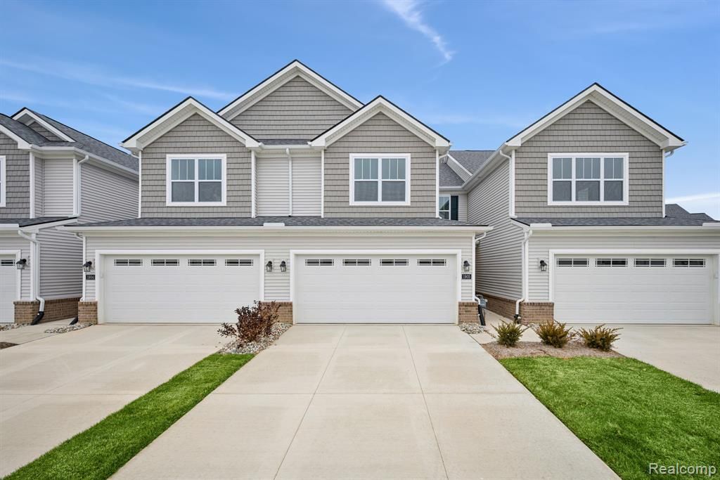 1905 Salt Springs Drive, Saline, MI 48176