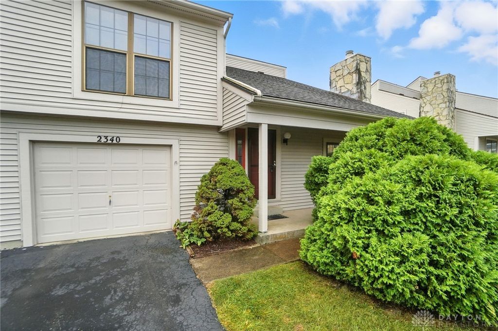 2340 Fieldstone Circle, Fairborn, OH 45324