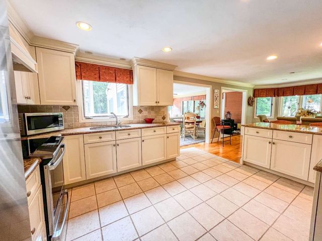 26 Liberty Hill Drive, Blackstone, MA 01504