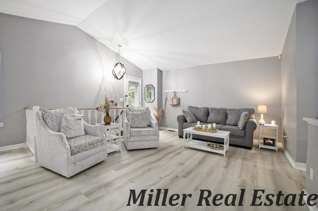 3586 Whispering Brook Court SE, Kentwood, MI 49508