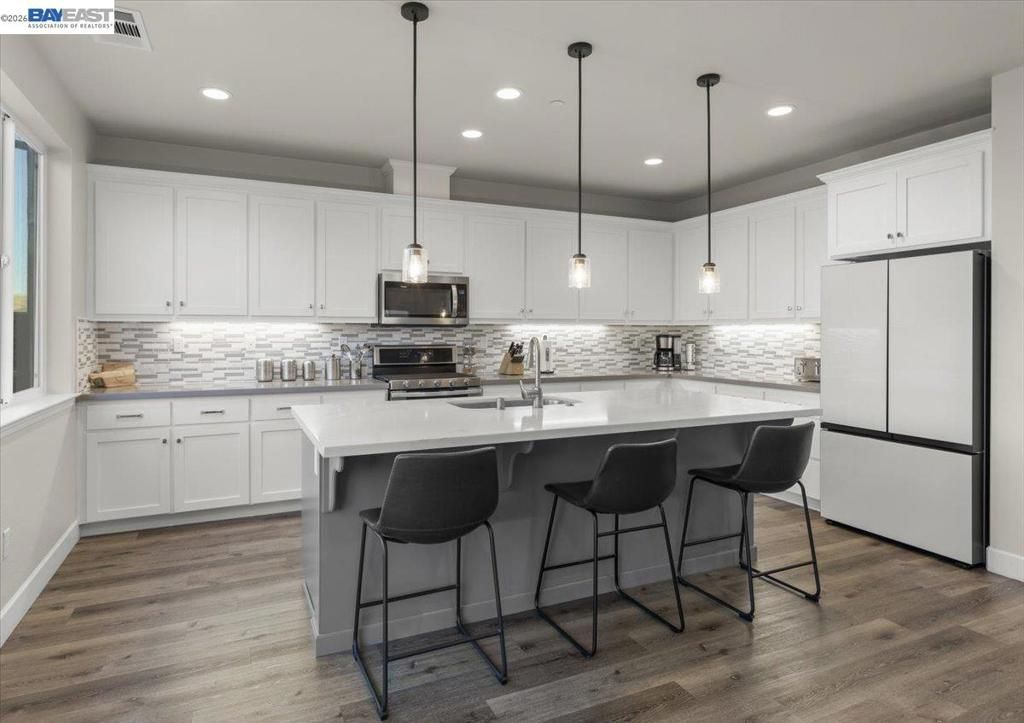 Image 12 of property listing at 5341 Promontory Way, Antioch, CA 94531
