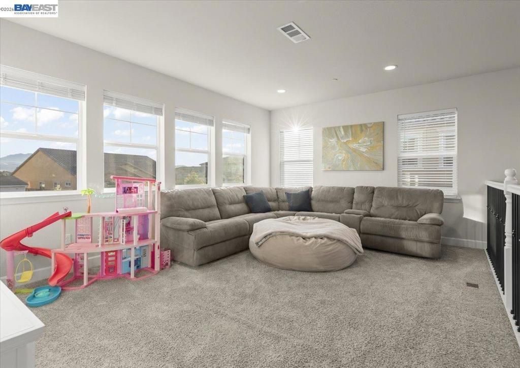 Image 21 of property listing at 5341 Promontory Way, Antioch, CA 94531
