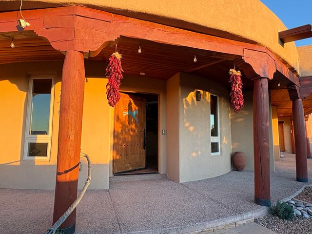 300 Camino De Las Huertas, Placitas, NM 87043