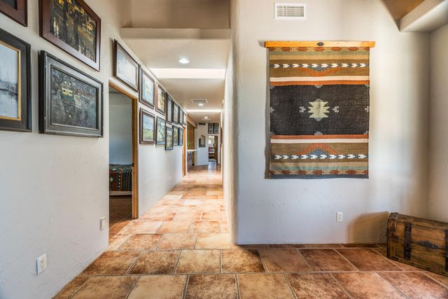 300 Camino De Las Huertas, Placitas, NM 87043