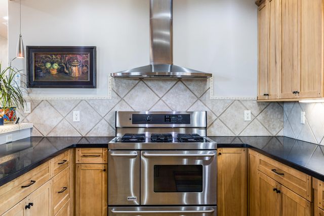 300 Camino De Las Huertas, Placitas, NM 87043