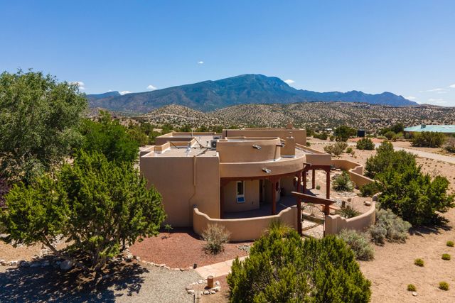 300 Camino De Las Huertas, Placitas, NM 87043