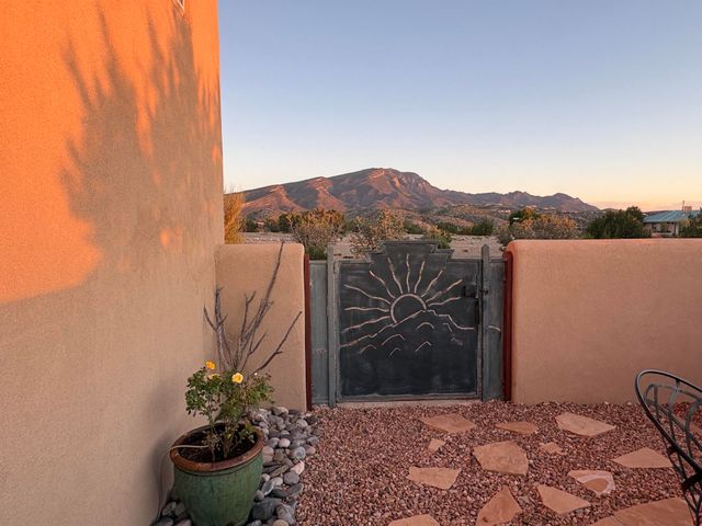 300 Camino De Las Huertas, Placitas, NM 87043