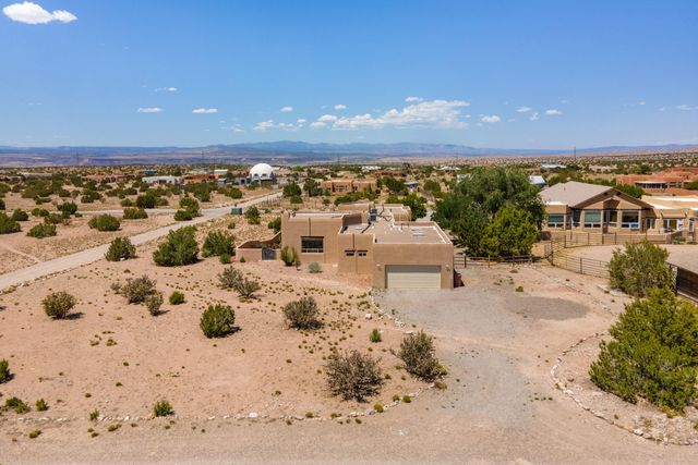 300 Camino De Las Huertas, Placitas, NM 87043