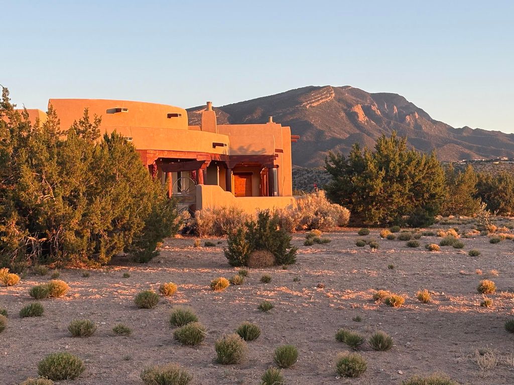300 Camino De Las Huertas, Placitas, NM 87043