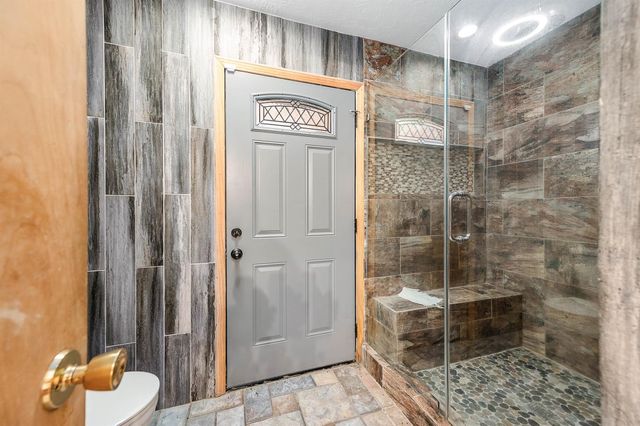 1095 County Road 423, Alvin, TX 77511