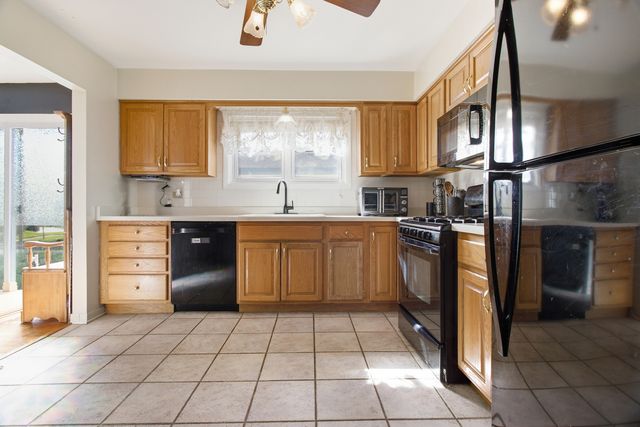 526 N Edgewood Avenue, Lombard, IL 60148