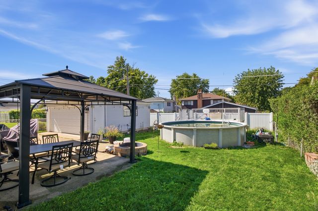526 N Edgewood Avenue, Lombard, IL 60148