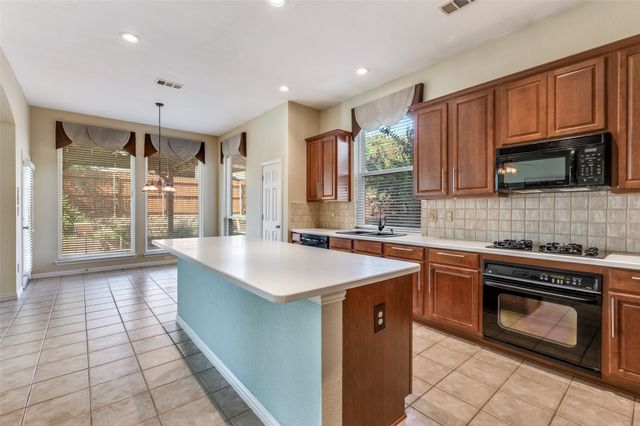 1807 Lake Glen Trail, Mansfield, TX 76063