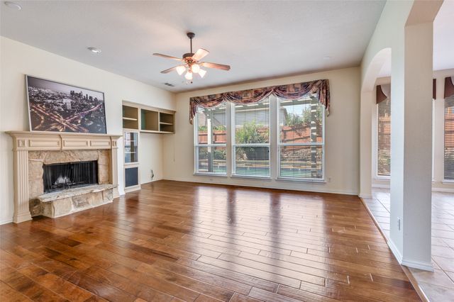 1807 Lake Glen Trail, Mansfield, TX 76063