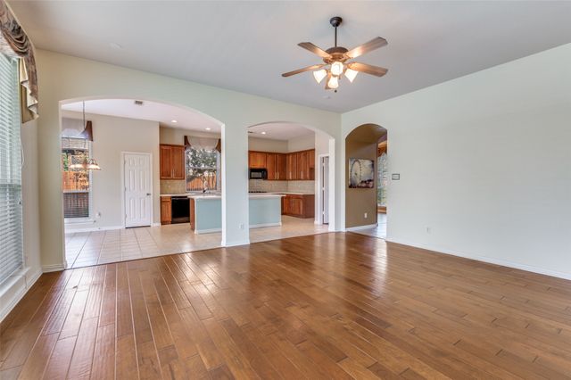 1807 Lake Glen Trail, Mansfield, TX 76063