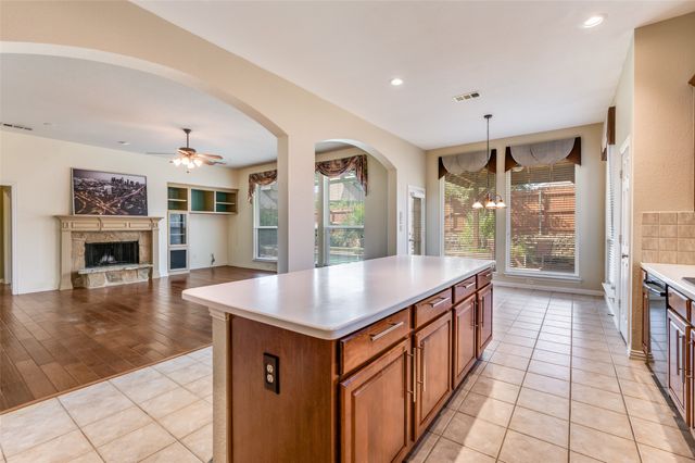 1807 Lake Glen Trail, Mansfield, TX 76063