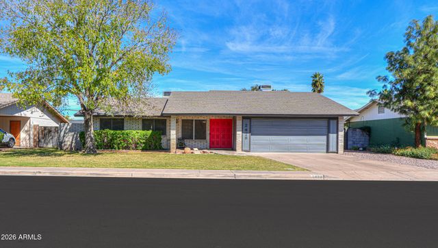 2428 E JUANITA Avenue