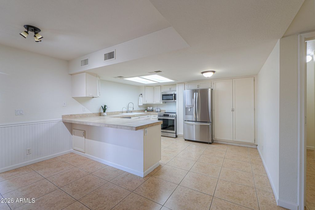 2428 E JUANITA Avenue, Mesa, AZ 85204 — photo 2