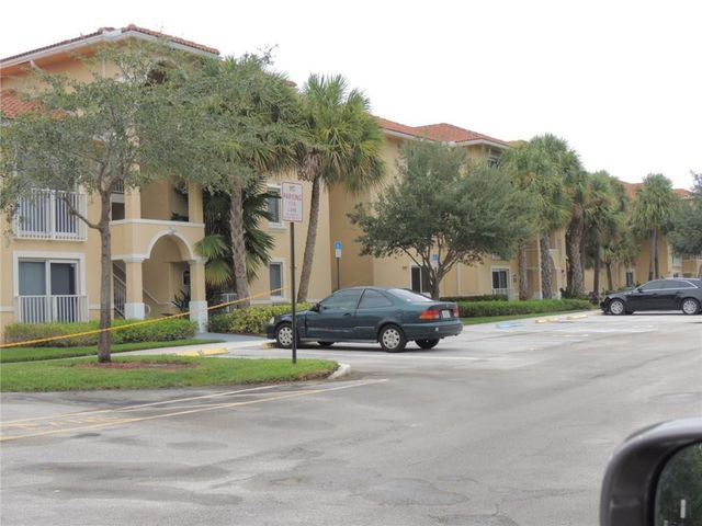 9905 Westwood Drive 16-3, Tamarac, FL 33321