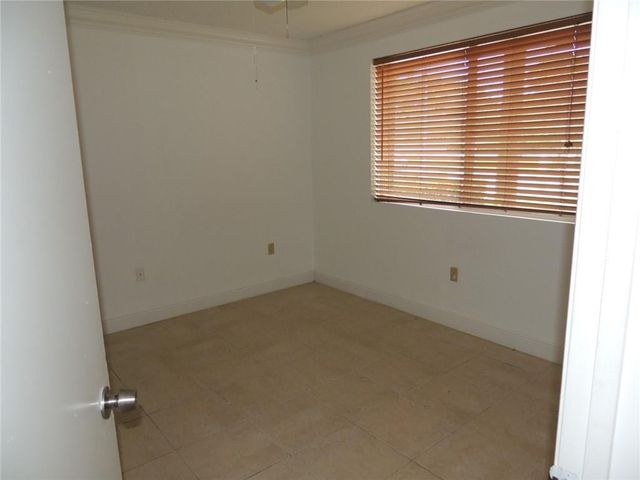 9905 Westwood Drive 16-3, Tamarac, FL 33321