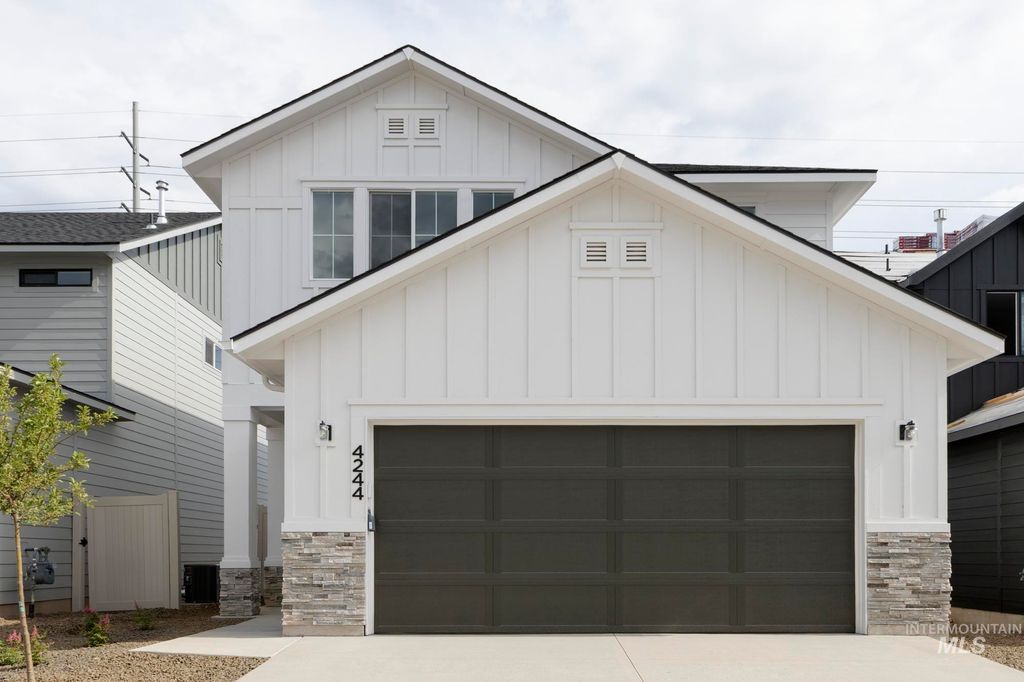 4244 E Woodmurra St, Meridian, ID 83709