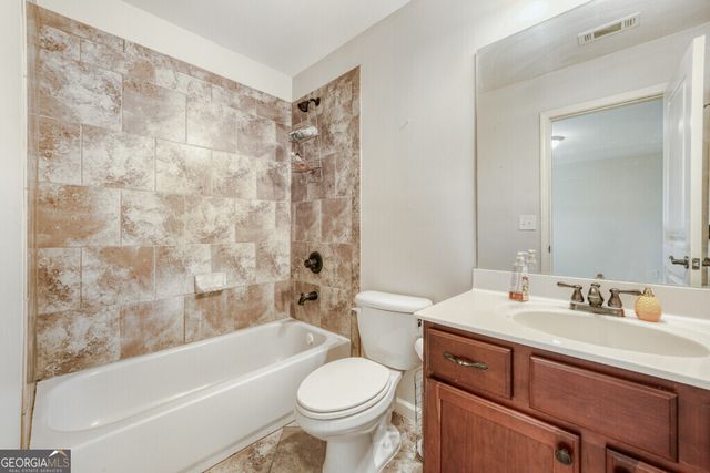 3613 Lake Estates Way, Atlanta, GA 30349