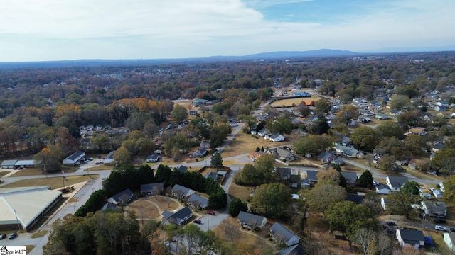 916 Yarn Way, Greer, SC 29651