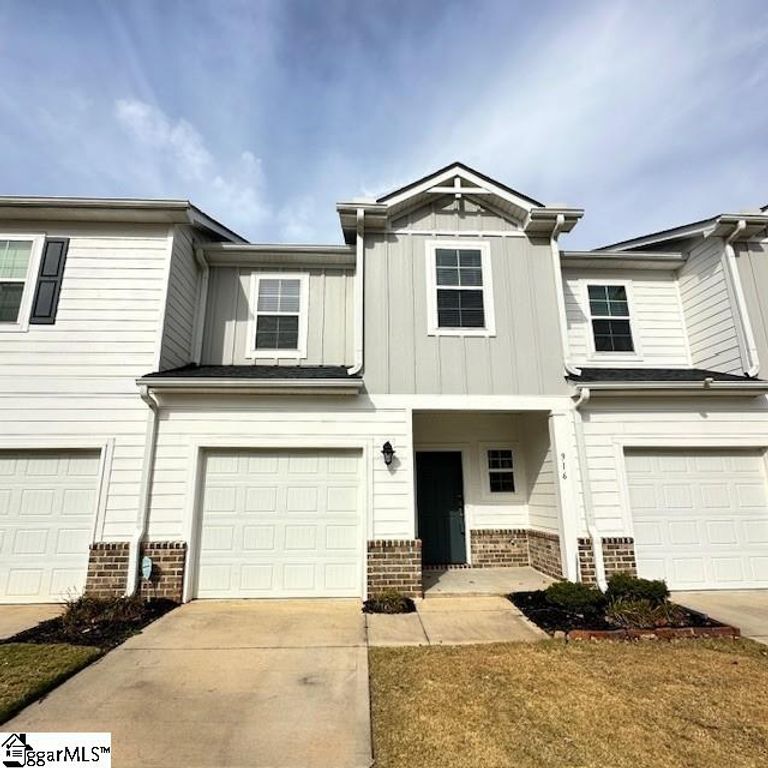 916 Yarn Way, Greer, SC 29651
