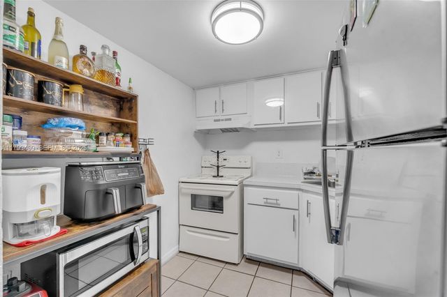 4550 NW 9th Street 106E, Miami, FL 33126