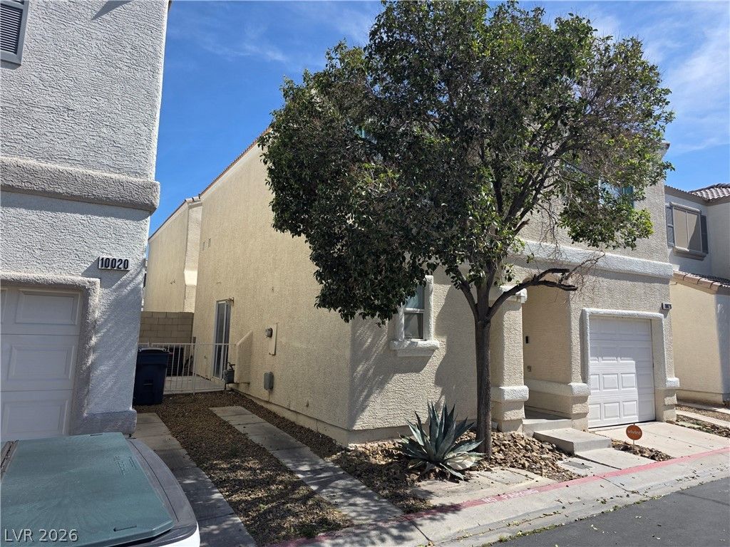 Image 2 of property listing at 10026 Crisp Clover Street, Las Vegas, NV 89183