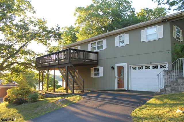 29 Elba Ave, Hopatcong Boro, NJ 07843