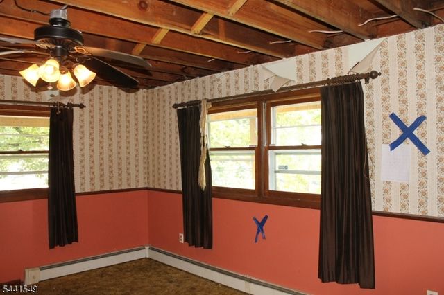 29 Elba Ave, Hopatcong Boro, NJ 07843