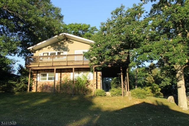 29 Elba Ave, Hopatcong Boro, NJ 07843