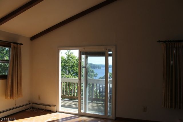 29 Elba Ave, Hopatcong Boro, NJ 07843