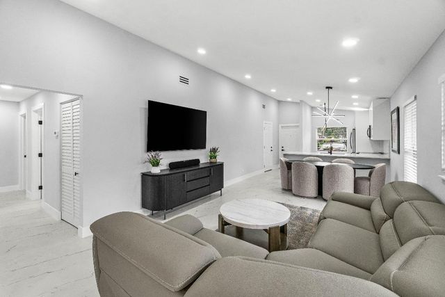 8137 Windgate Drive, Boca Raton, FL 33496