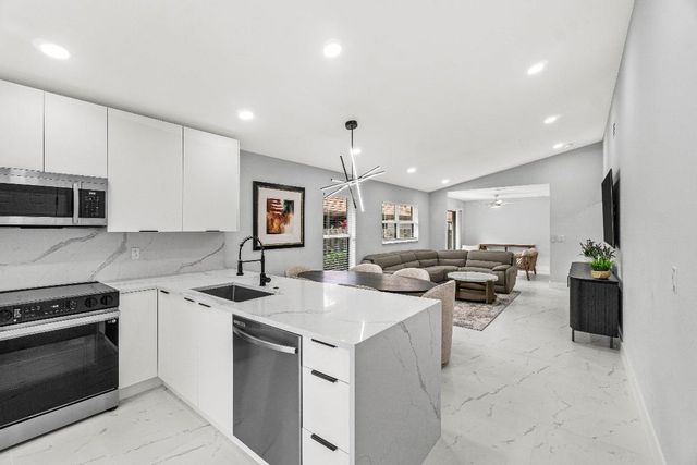 8137 Windgate Drive, Boca Raton, FL 33496