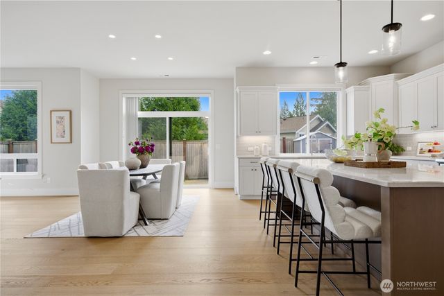 23623 SE 35th Court, Sammamish, WA 98029