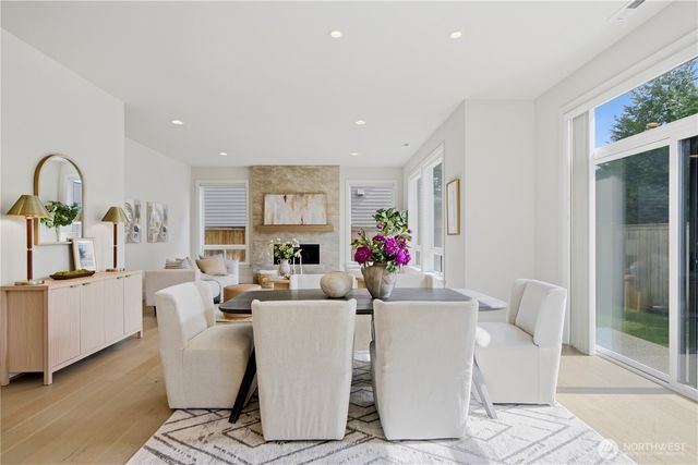 23623 SE 35th Court, Sammamish, WA 98029