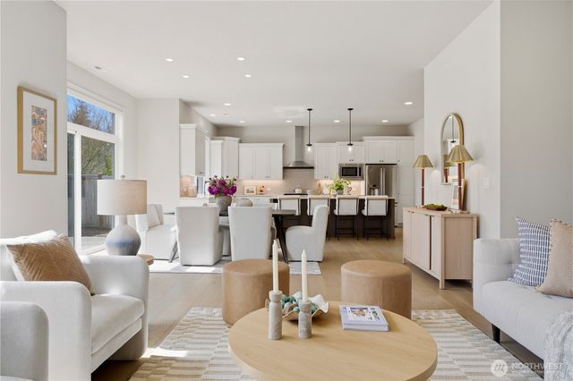 23623 SE 35th Court, Sammamish, WA 98029