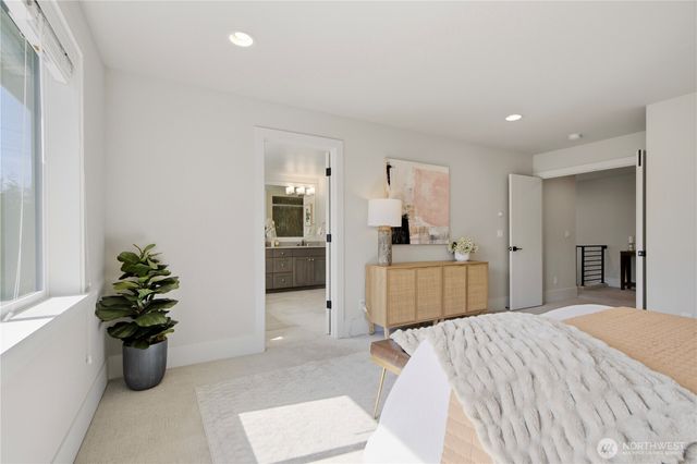 23623 SE 35th Court, Sammamish, WA 98029