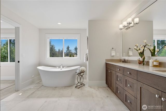 23623 SE 35th Court, Sammamish, WA 98029