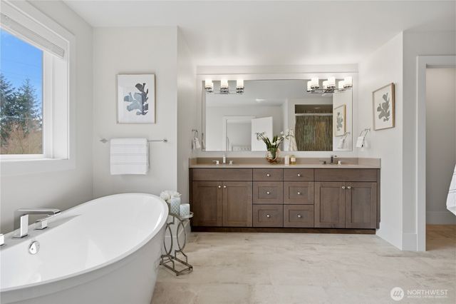 23623 SE 35th Court, Sammamish, WA 98029