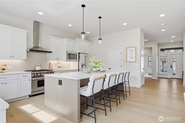 23623 SE 35th Court, Sammamish, WA 98029