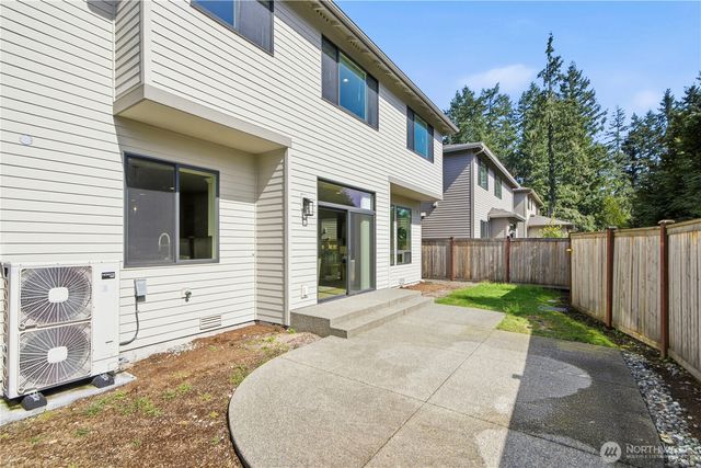 23623 SE 35th Court, Sammamish, WA 98029