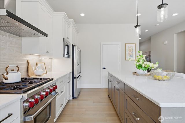 23623 SE 35th Court, Sammamish, WA 98029