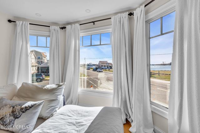 550 Whiting Avenue, Manasquan, NJ 08736