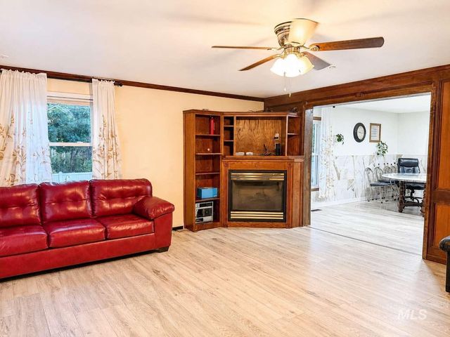 1158 S Powerline Rd, Nampa, ID 83686