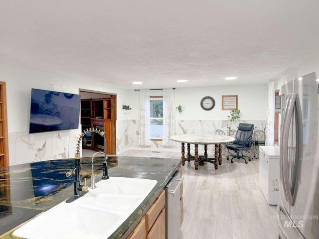 1158 S Powerline Rd, Nampa, ID 83686
