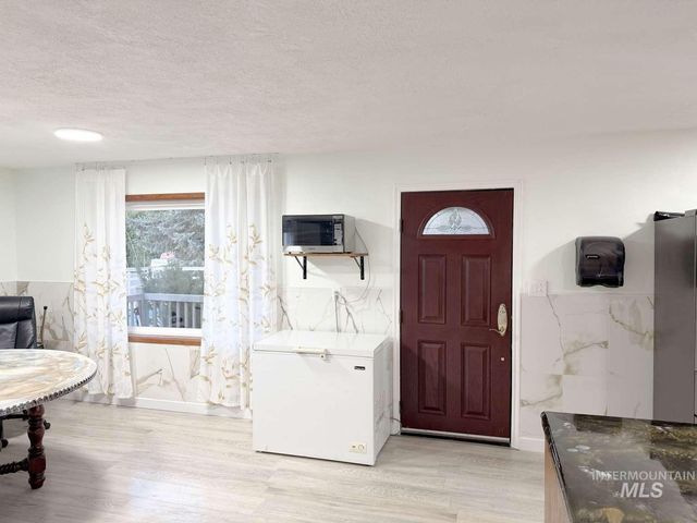 1158 S Powerline Rd, Nampa, ID 83686